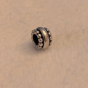 Authentic PANDORA Silver Ring Charm - 790175